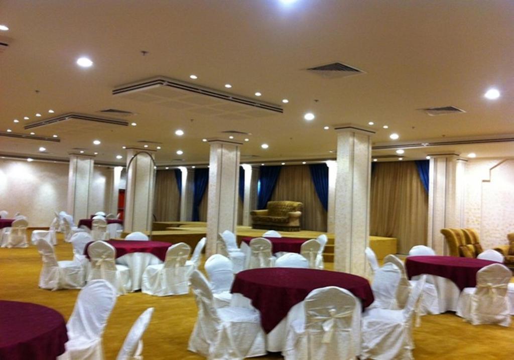 Al Waha Hotel เจดดาห์ ภายนอก รูปภาพ