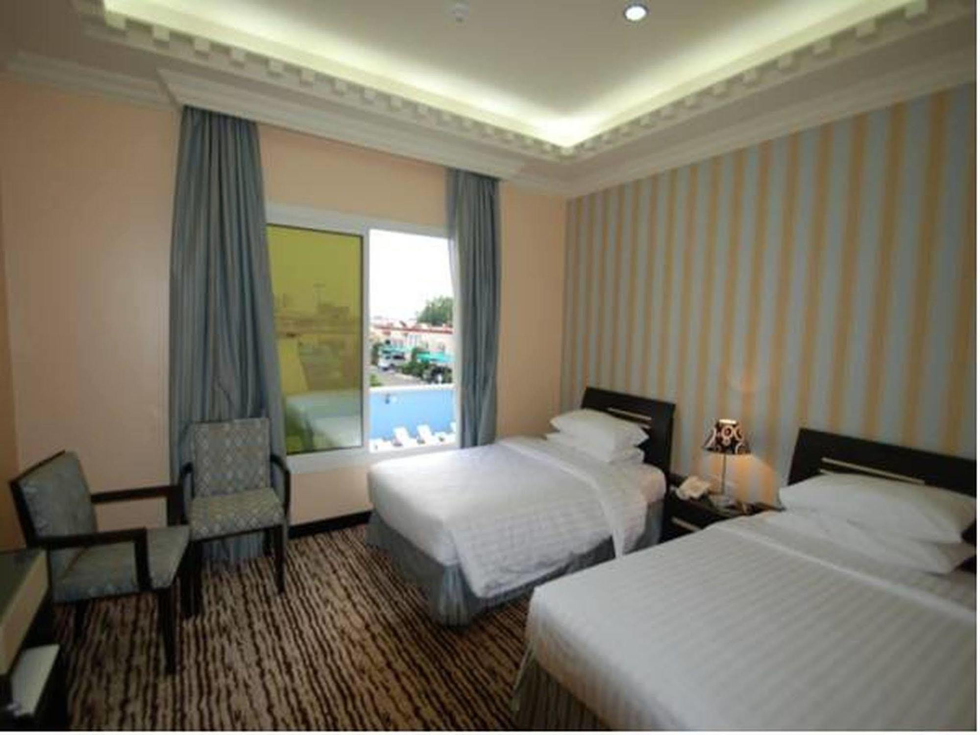 Al Waha Hotel เจดดาห์ ภายนอก รูปภาพ